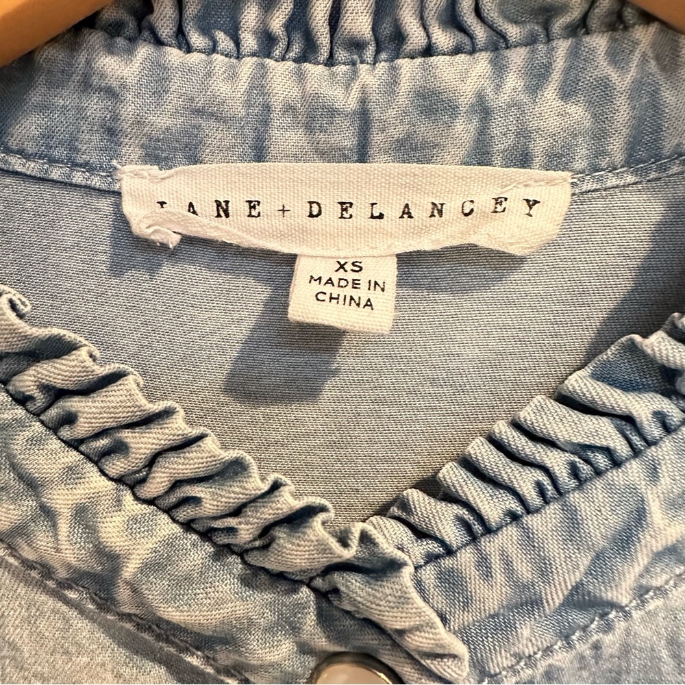 Jane & Delancey Chambray Look Ruffle‑Sleeve Blouse Women’s XS | Denim Top - Picture 3 of 14